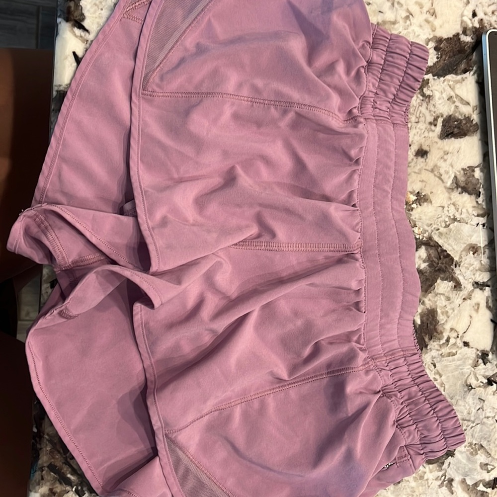 Lululemon Hotty Hot Short - size 8